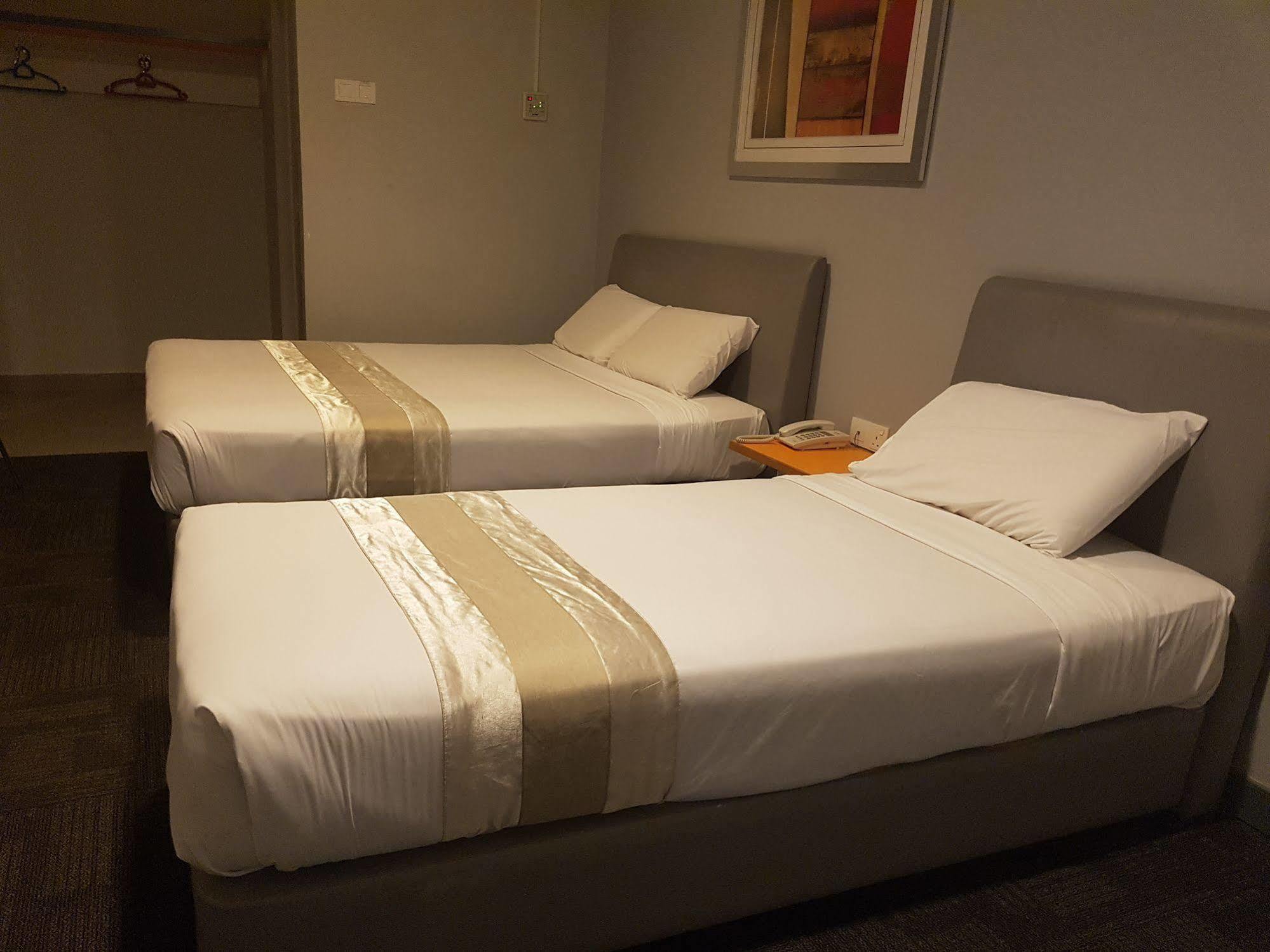 Swing & Pillows - Kl Sg Besi Formerly Known As U Pac Hotel Kuala Lumpur Esterno foto